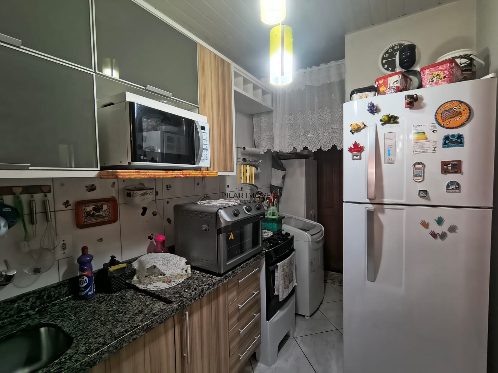 Belissima casa terrea de esquina, 3 dormitorios, semi mobiliada e com piscina, no Loteamento Moradas do Sul