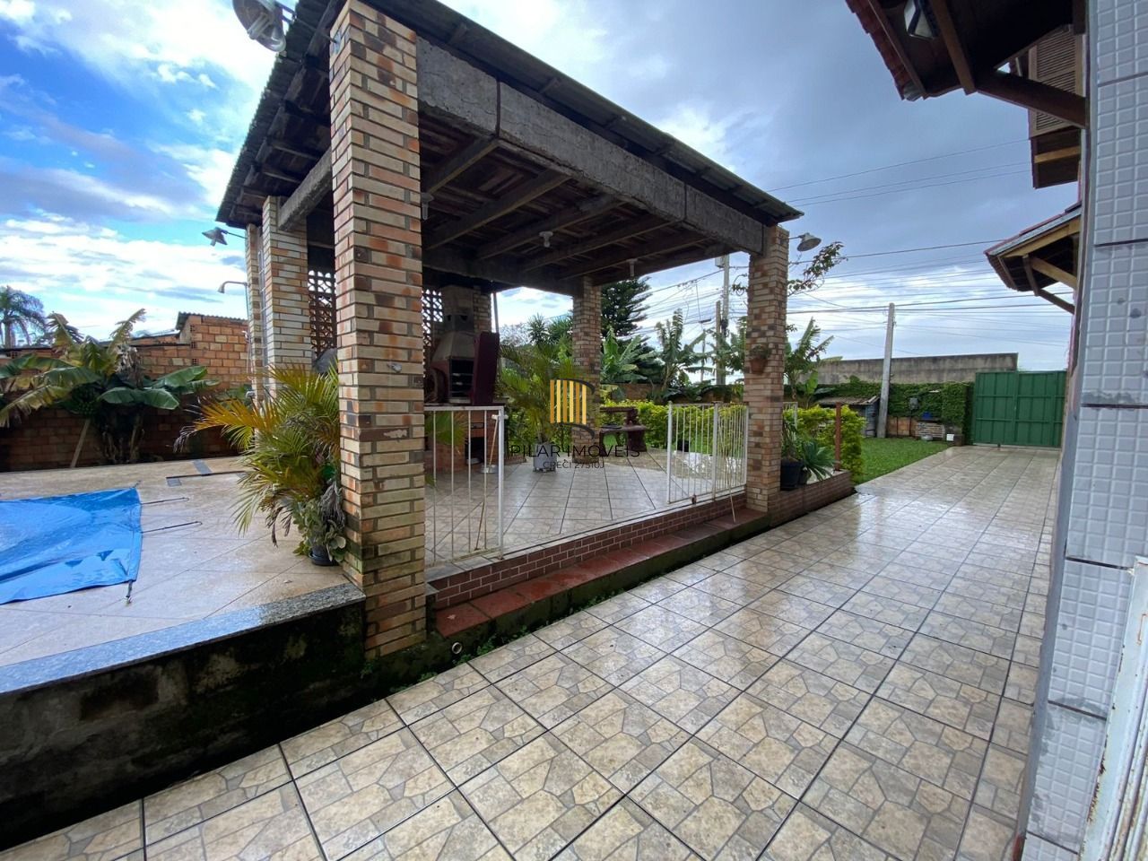 Casa no bairro Hipica - 3 dormitórios