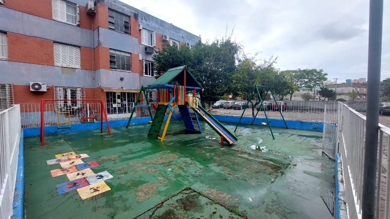 Apartamento no bairro Cristal 2 dormitórios -  1 vaga de garagem