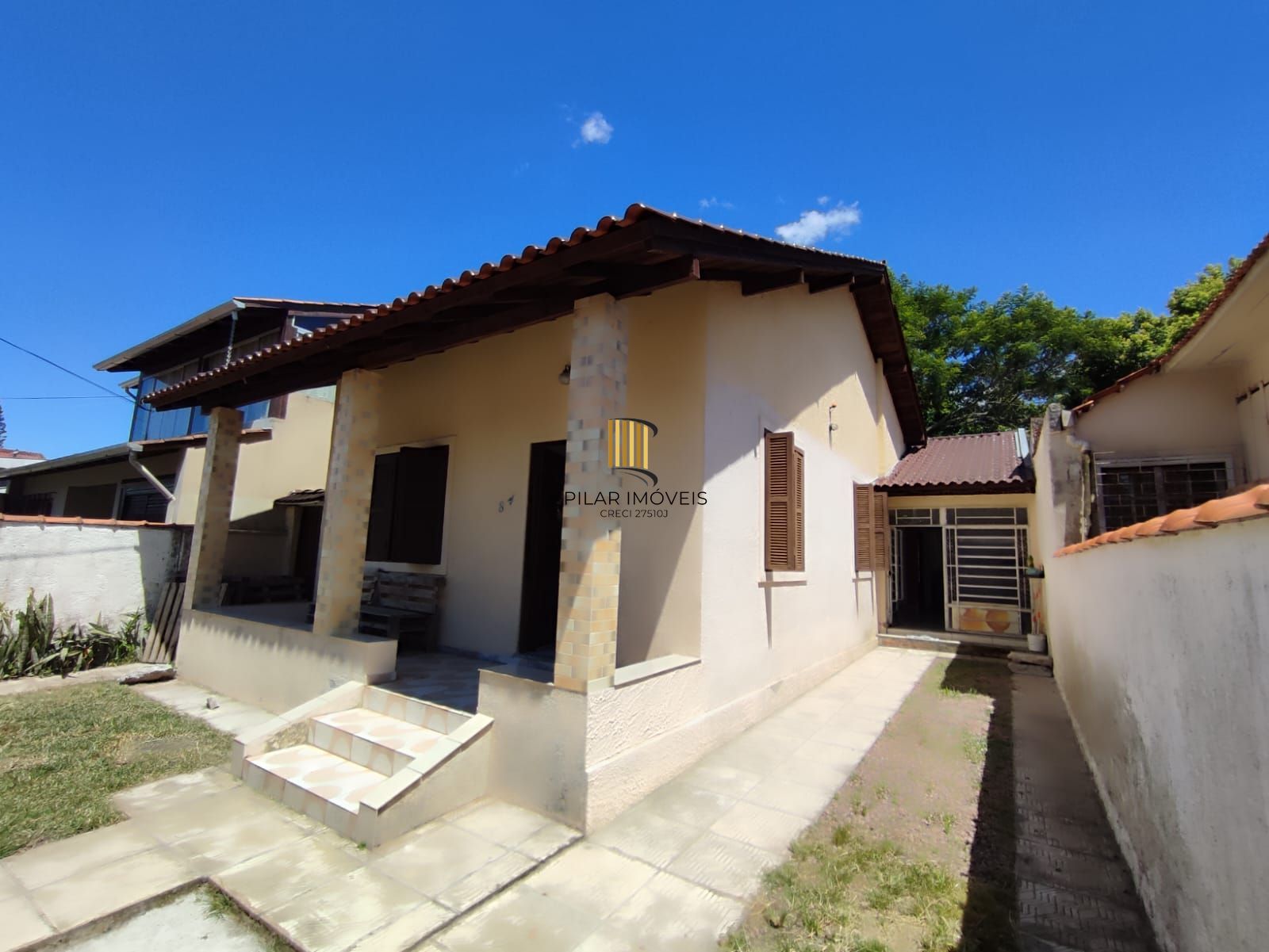 CASA NO BAIRRO IPANEMA  3 DORMITÓRIOS