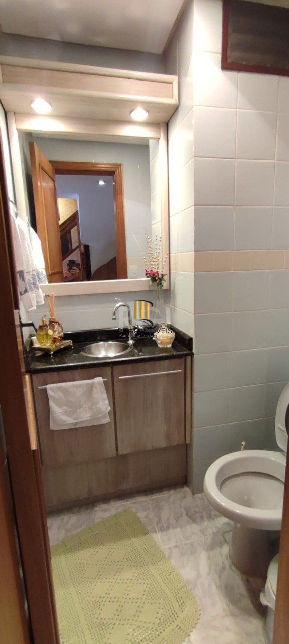 Casa 2 dormitórios no bairro Hípica