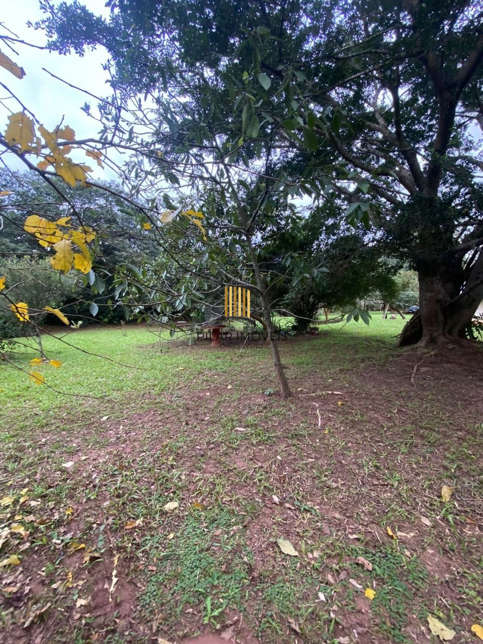 Terreno com mais de 2.300 metros quadrados em Ótima localização