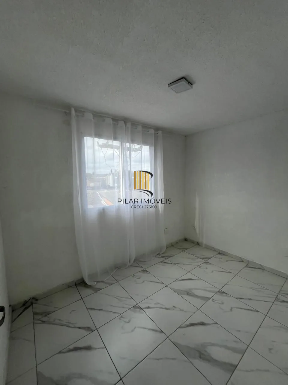Apartamento no bairro Restinga - 2 DORMITÓRIOS