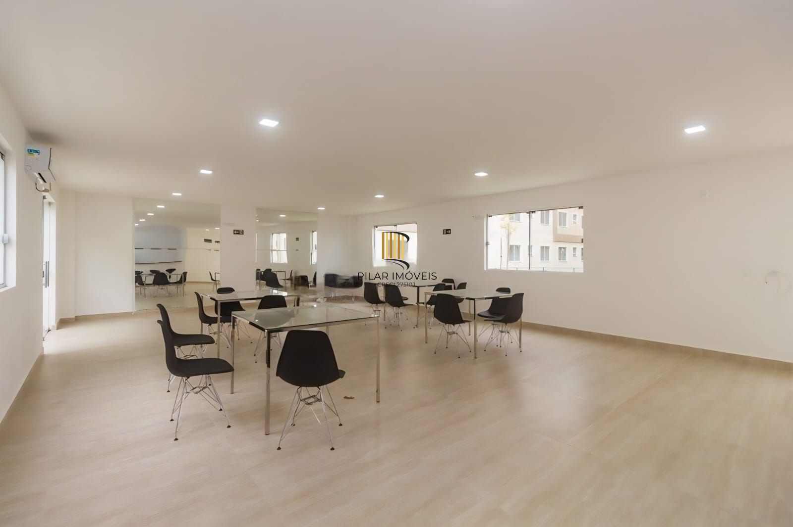 Apartamento com 2 dormitórios- Restinga