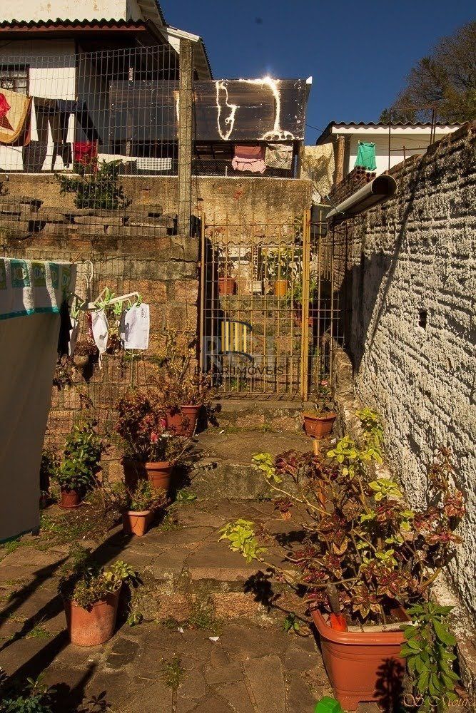 Casa no Bairro Tristeza - 3 dormitórios