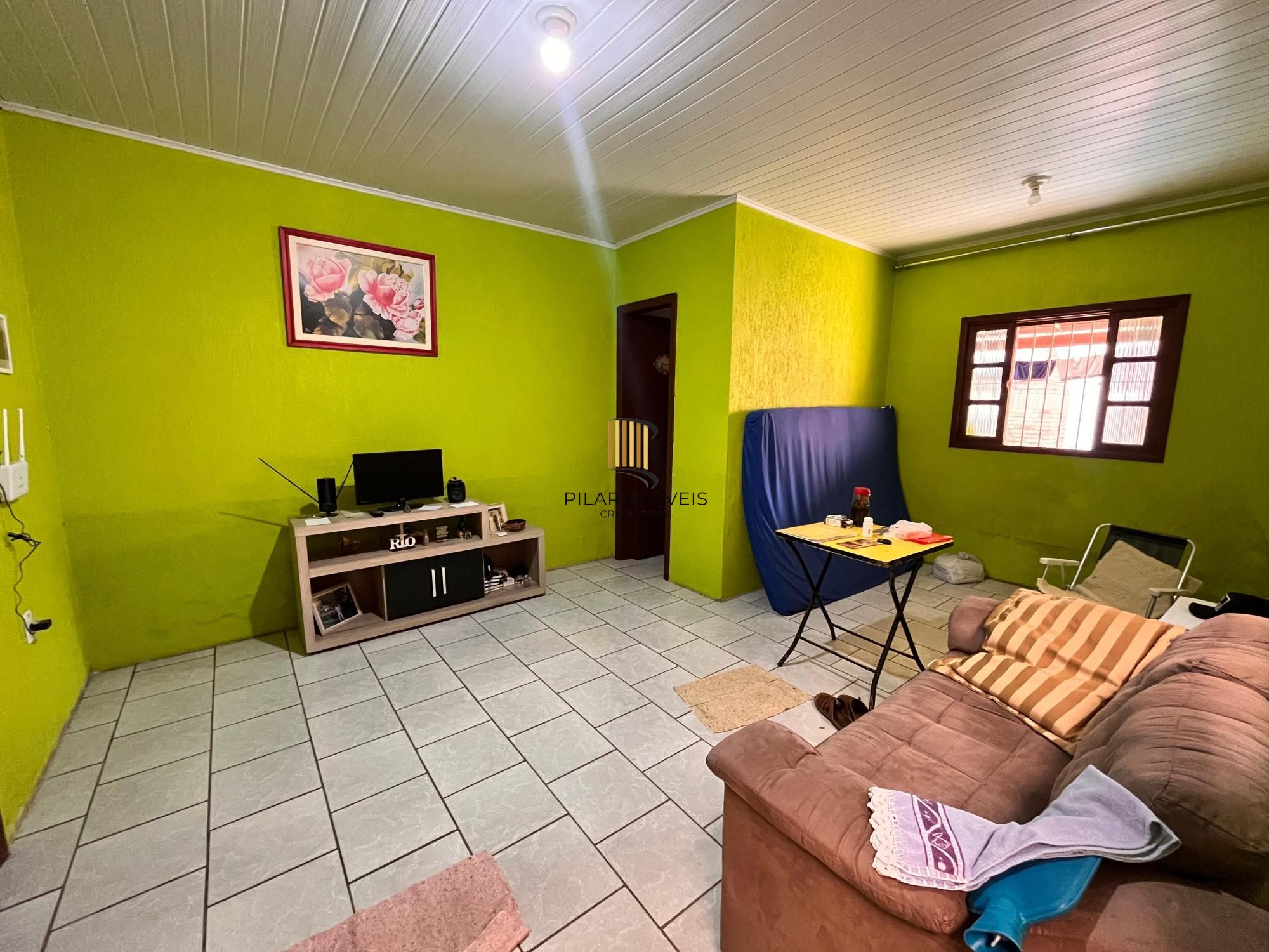 Casa no bairro Hípica - 1 Dormitório - 1 vaga coberta