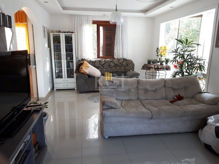 Casa com 4 dormitórios no bairro Vila Nova
