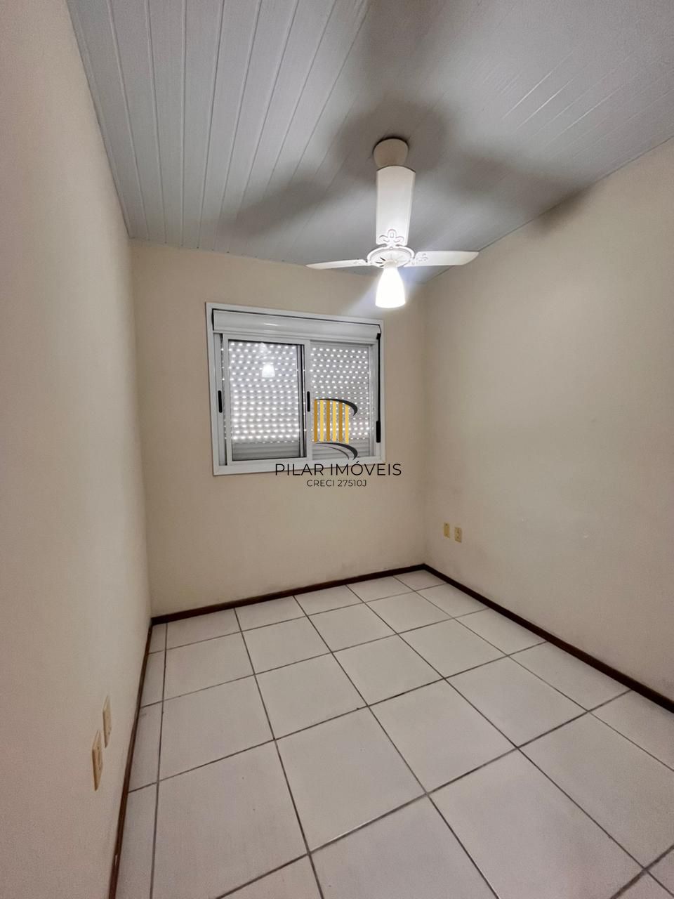 casa de condominio - 2 Dormitórios com suite Americana