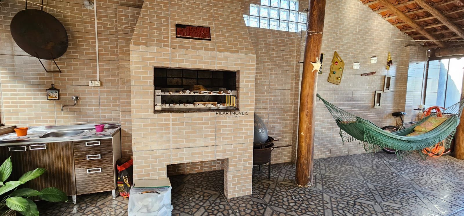 Casa 3 dormitórios Bairro Guarujá