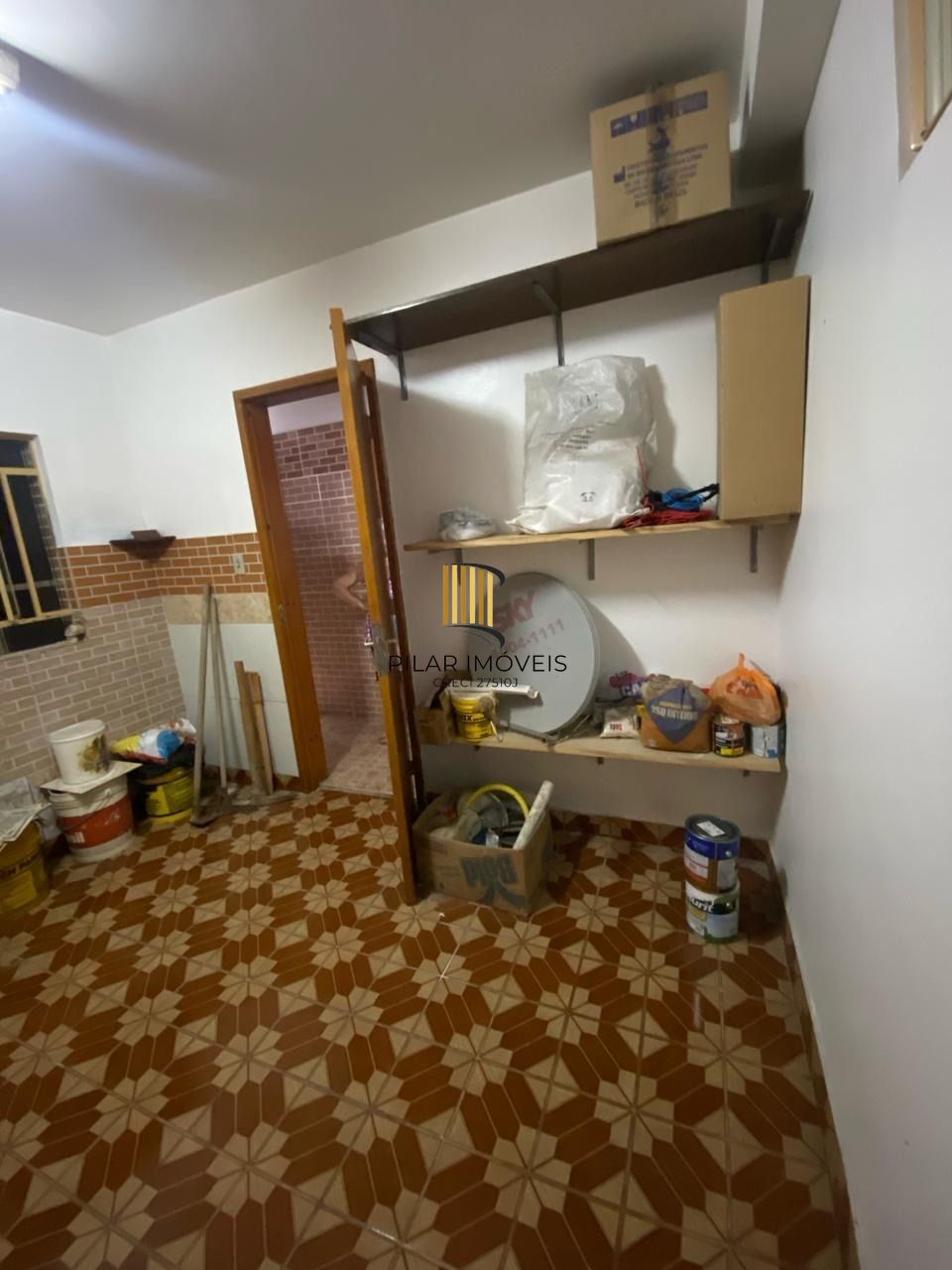 Ótima casa de dois pavimentos localizada no Bairro Restinga