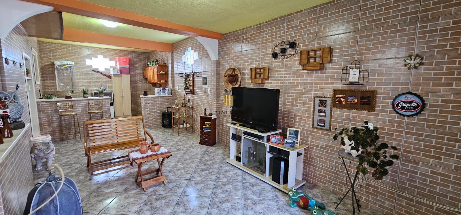 Casa 3 dormitórios Bairro Guarujá