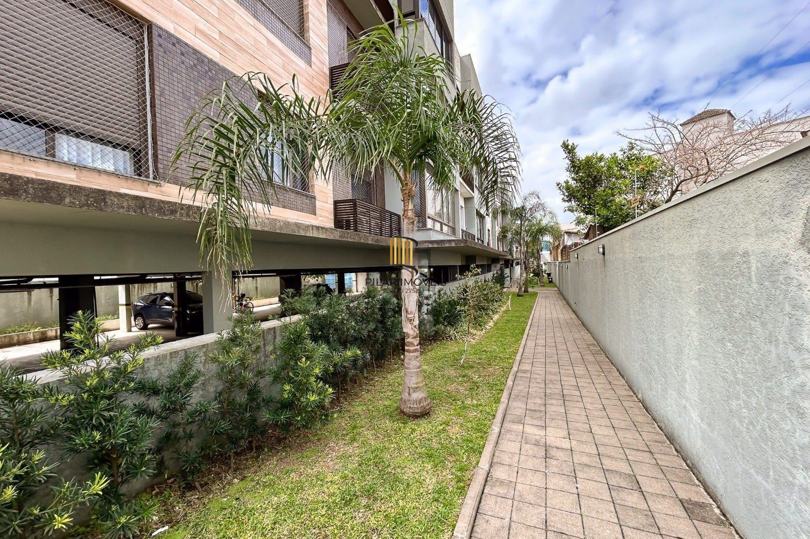 Apartamento no bairro Ipanema, 3 dormitórios - 1 suíte - 2 vagas