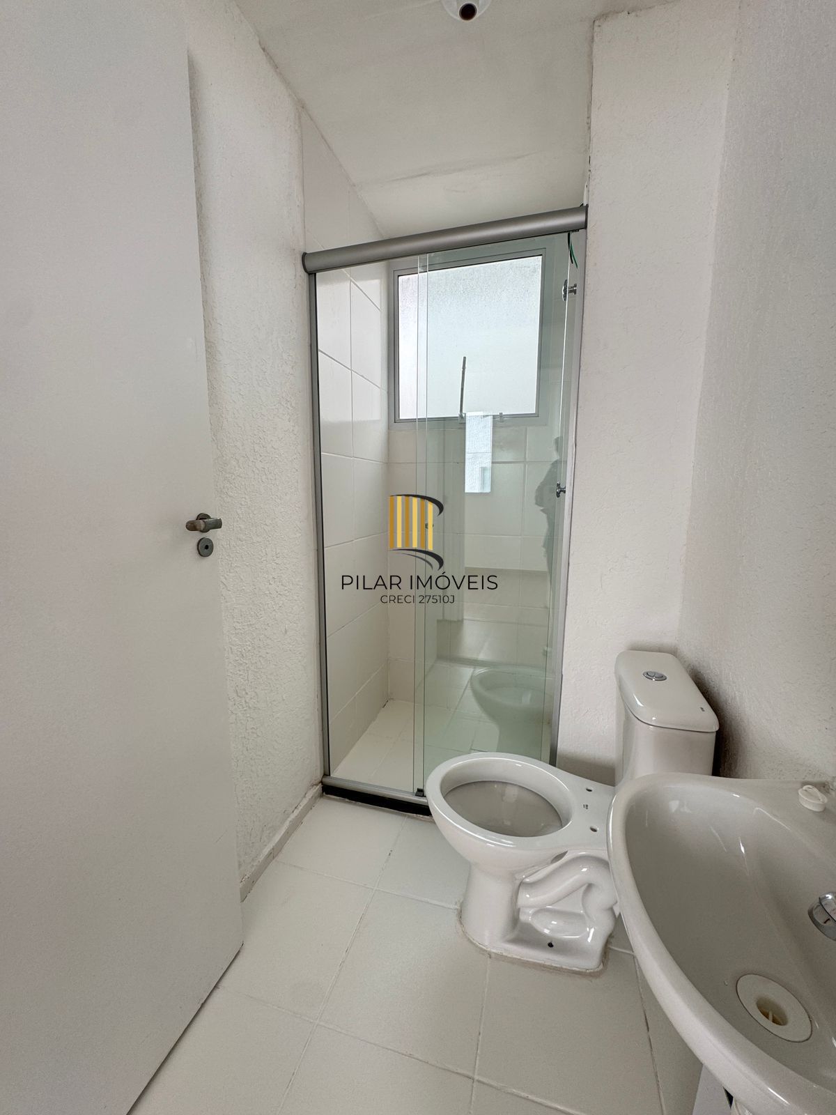 Apartamento no bairro Restinga - 2 dormitórios, com 1 de garagem