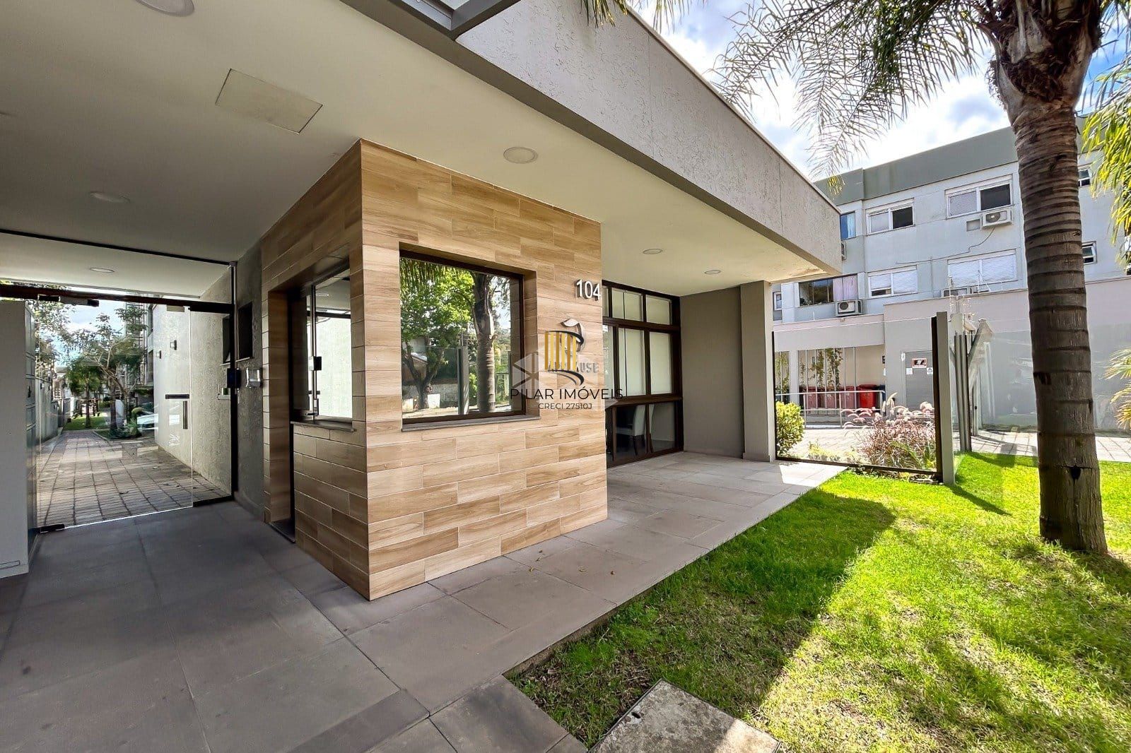 Apartamento no bairro Ipanema, 3 dormitórios - 1 suíte - 2 vagas