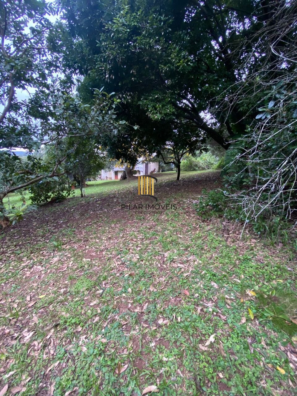 Terreno com mais de 2.300 metros quadrados em Ótima localização