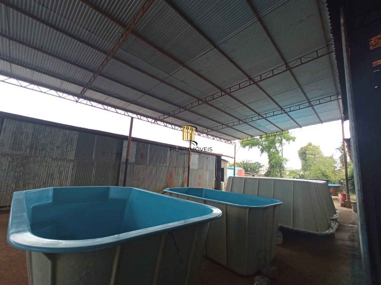 Pavilhão comercial no Bairro Hípica