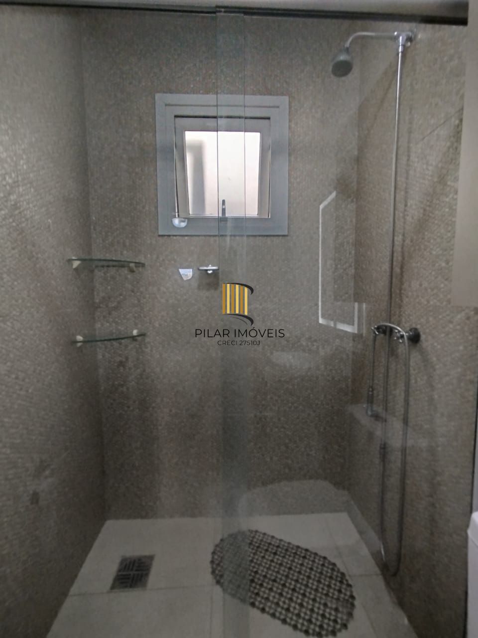 Casa no bairro Hípica - 2 dormitórios