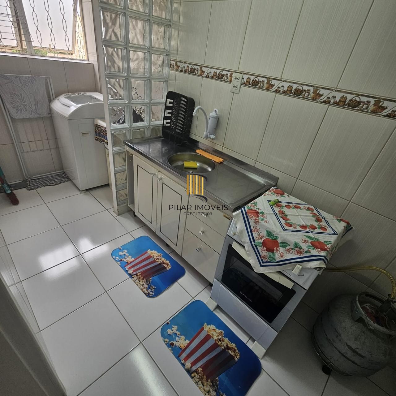 Apartamento SEMI-MOBILIADO - 2 Dormitórios