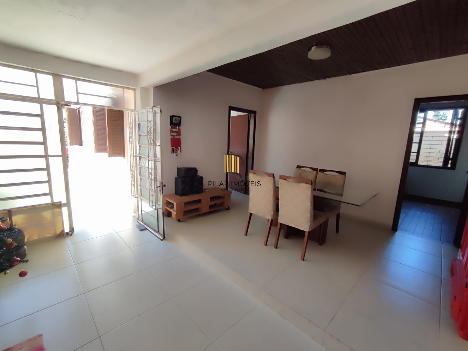 CASA NO BAIRRO IPANEMA  3 DORMITÓRIOS