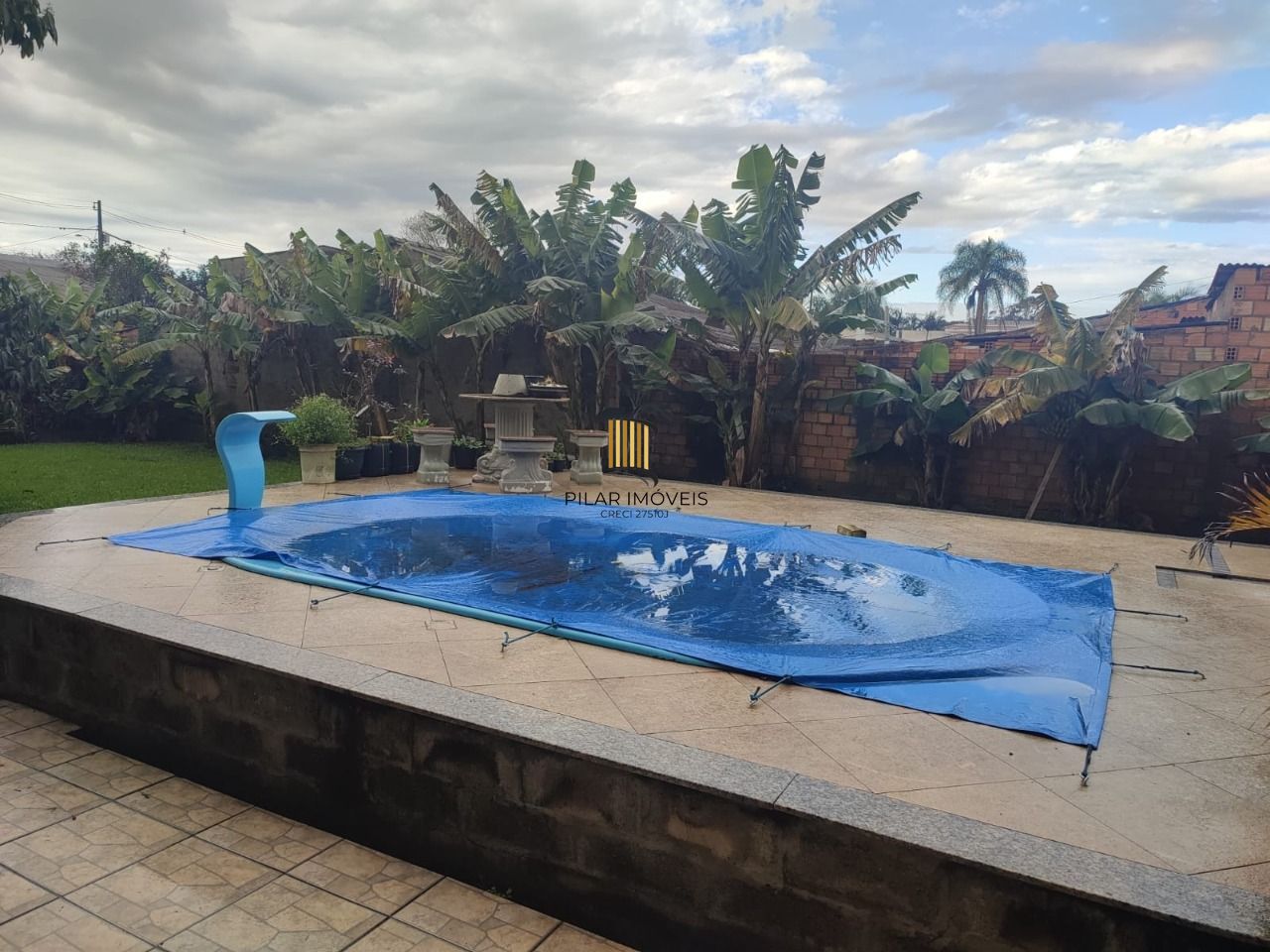 Casa no bairro Hipica - 3 dormitórios