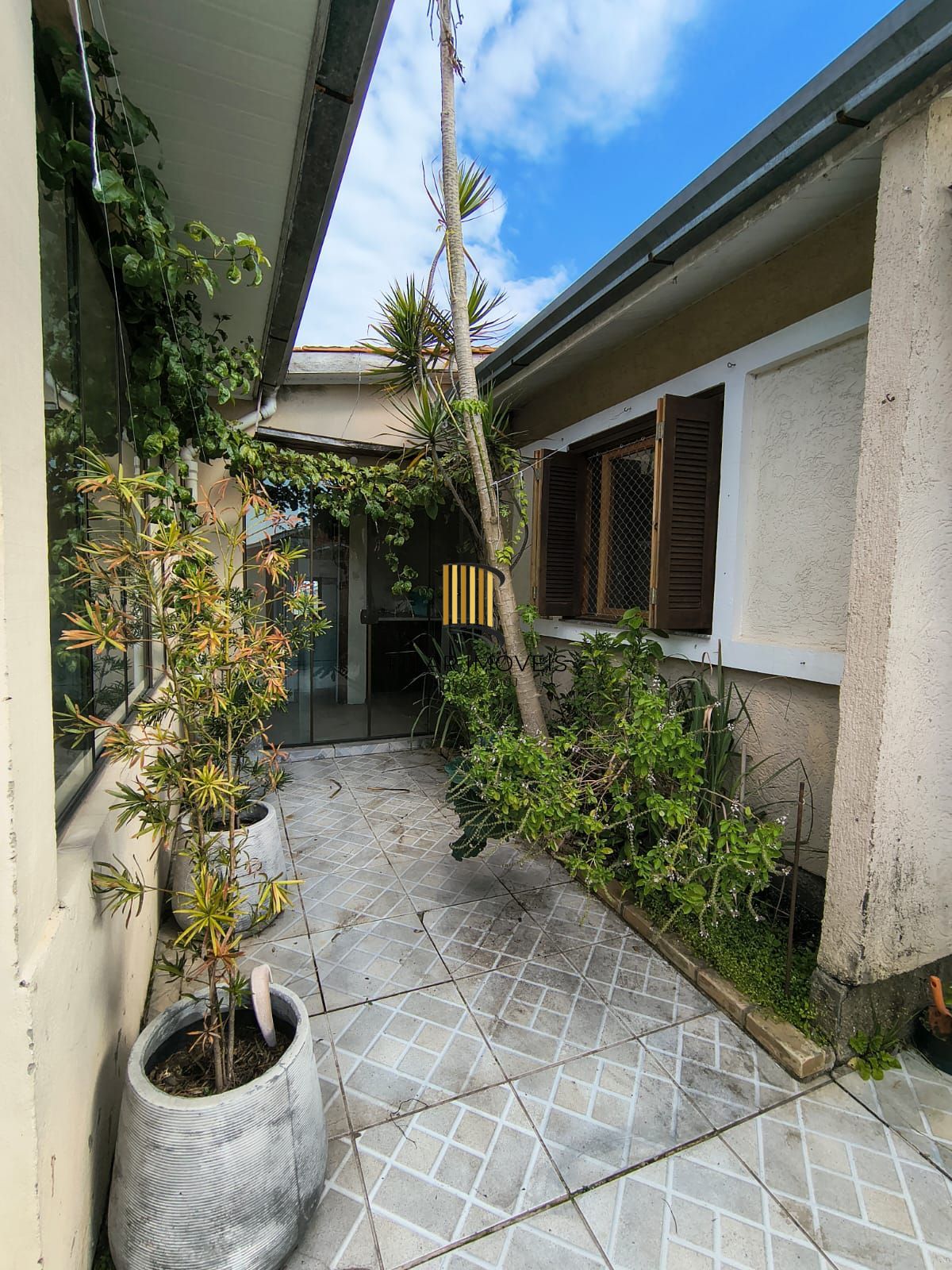Casa de 2 dormitórios na Hípica