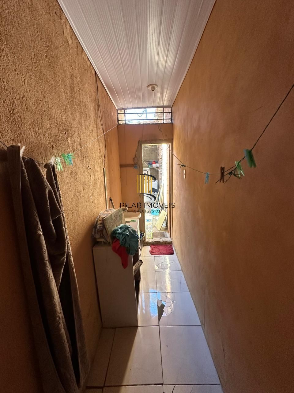 CASA NO BAIRRO RESTINGA