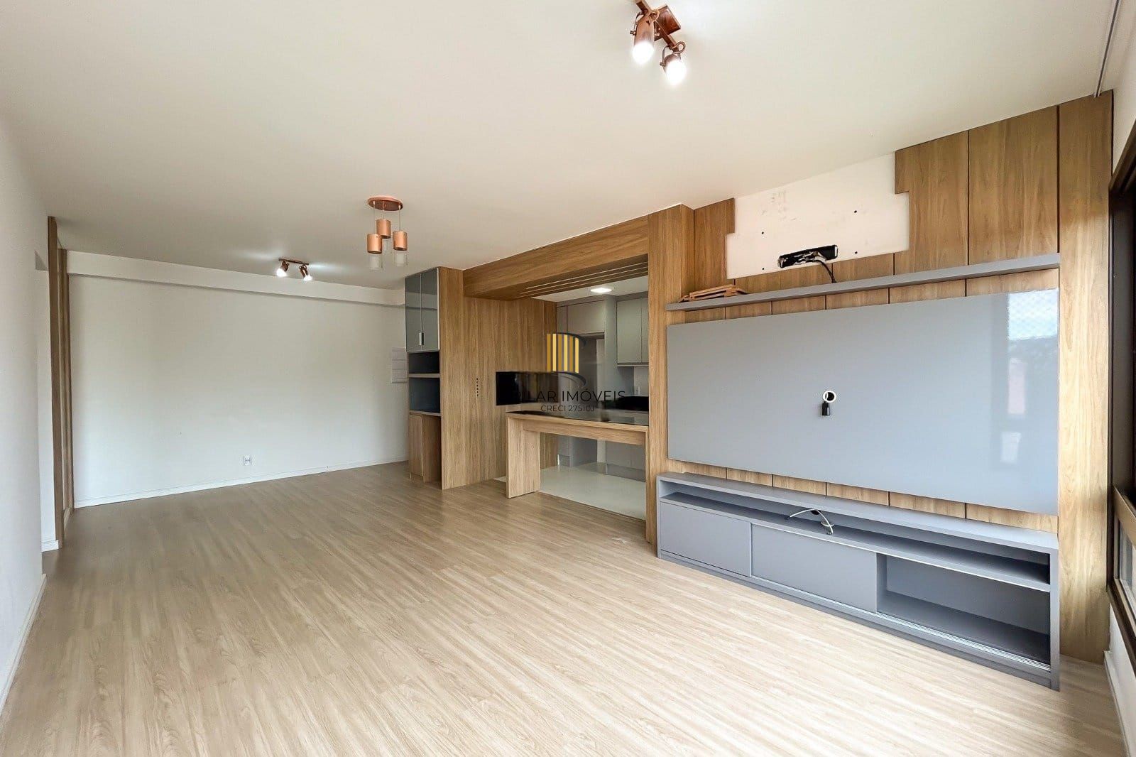 Apartamento no bairro Ipanema, 3 dormitórios - 1 suíte - 2 vagas