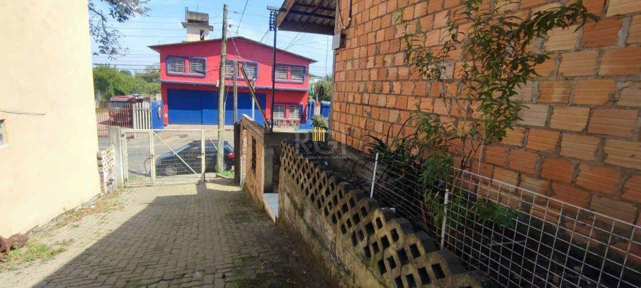 Casa 3 dormitórios no bairro Belém Novo