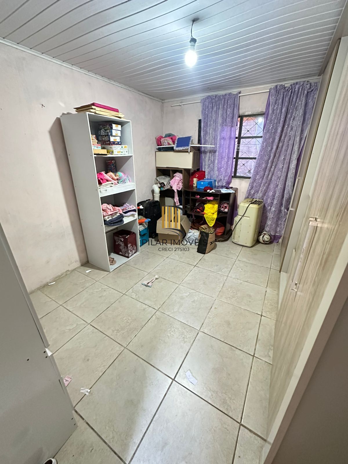 CASA NO BAIRRO RESTINGA