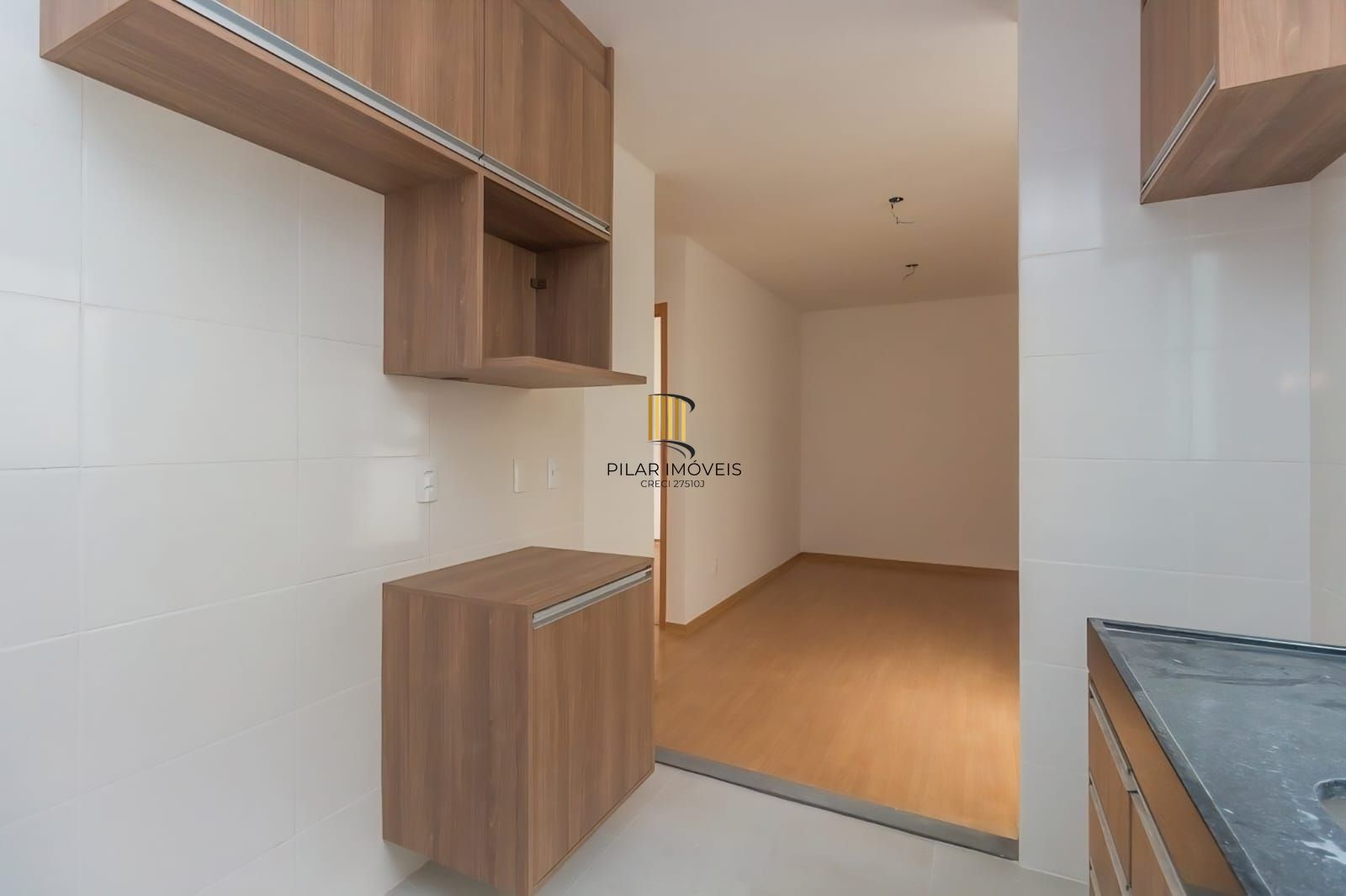 Apartamento com 2 dormitórios- Restinga