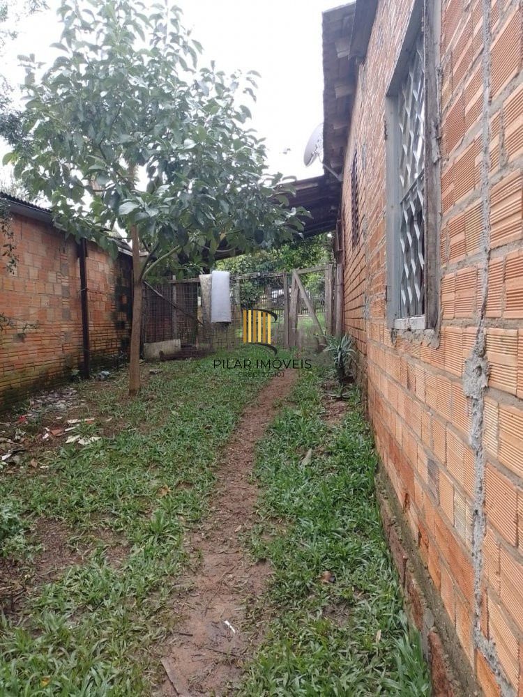 Casa com 3 dormitórios no bairro Restinga
