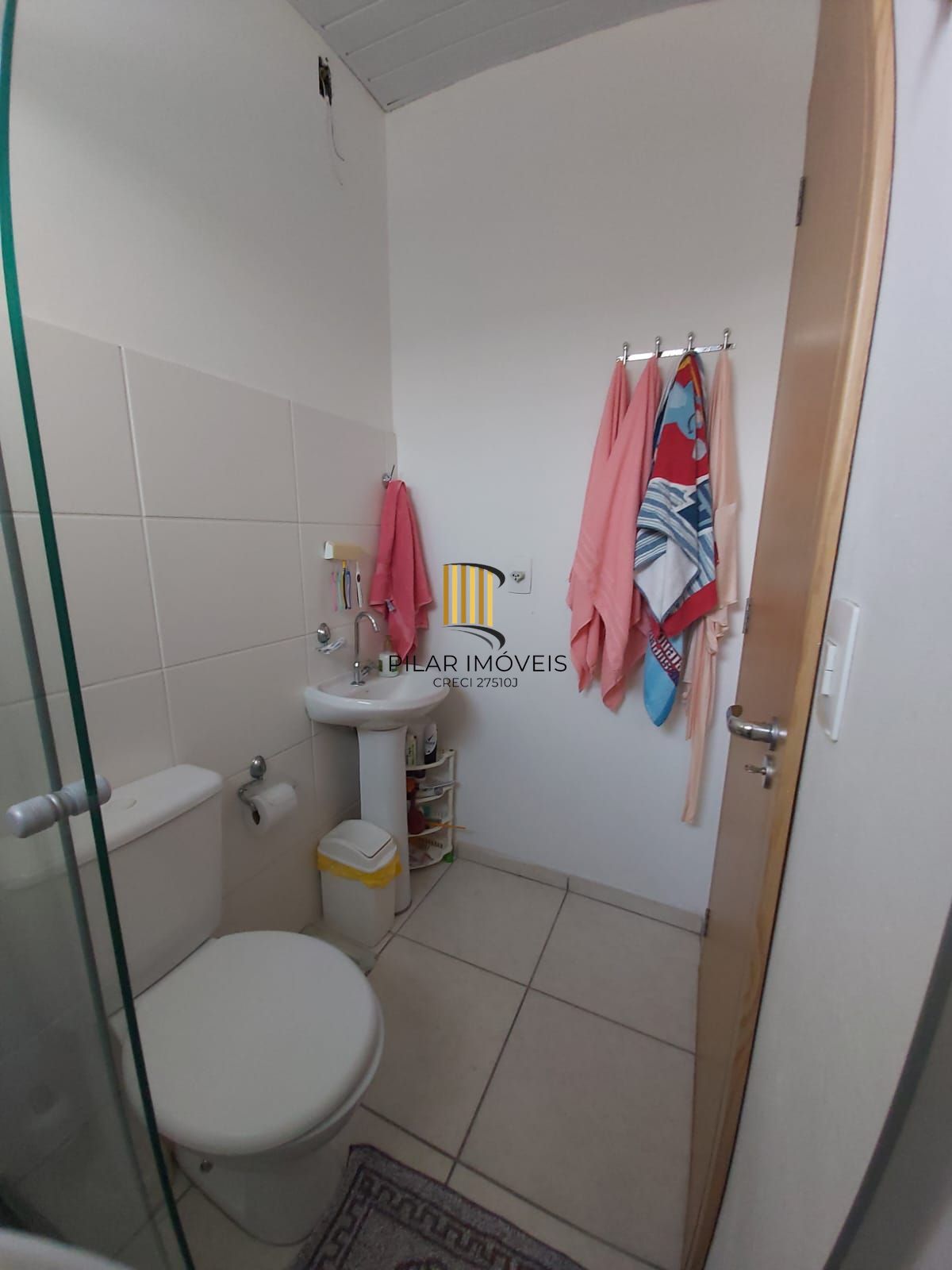 Casa de Condominio - 3 Dormitórios