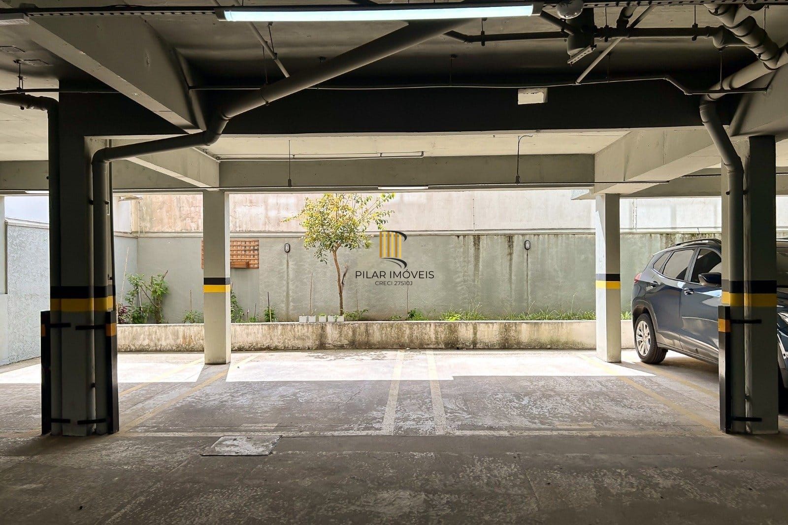 Apartamento no bairro Ipanema, 3 dormitórios - 1 suíte - 2 vagas