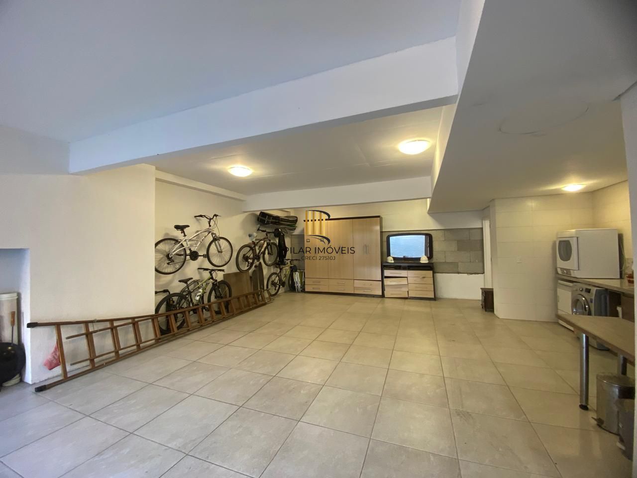 Casa em Ipanema com 4 Dormitórios sendo 3 Suíte