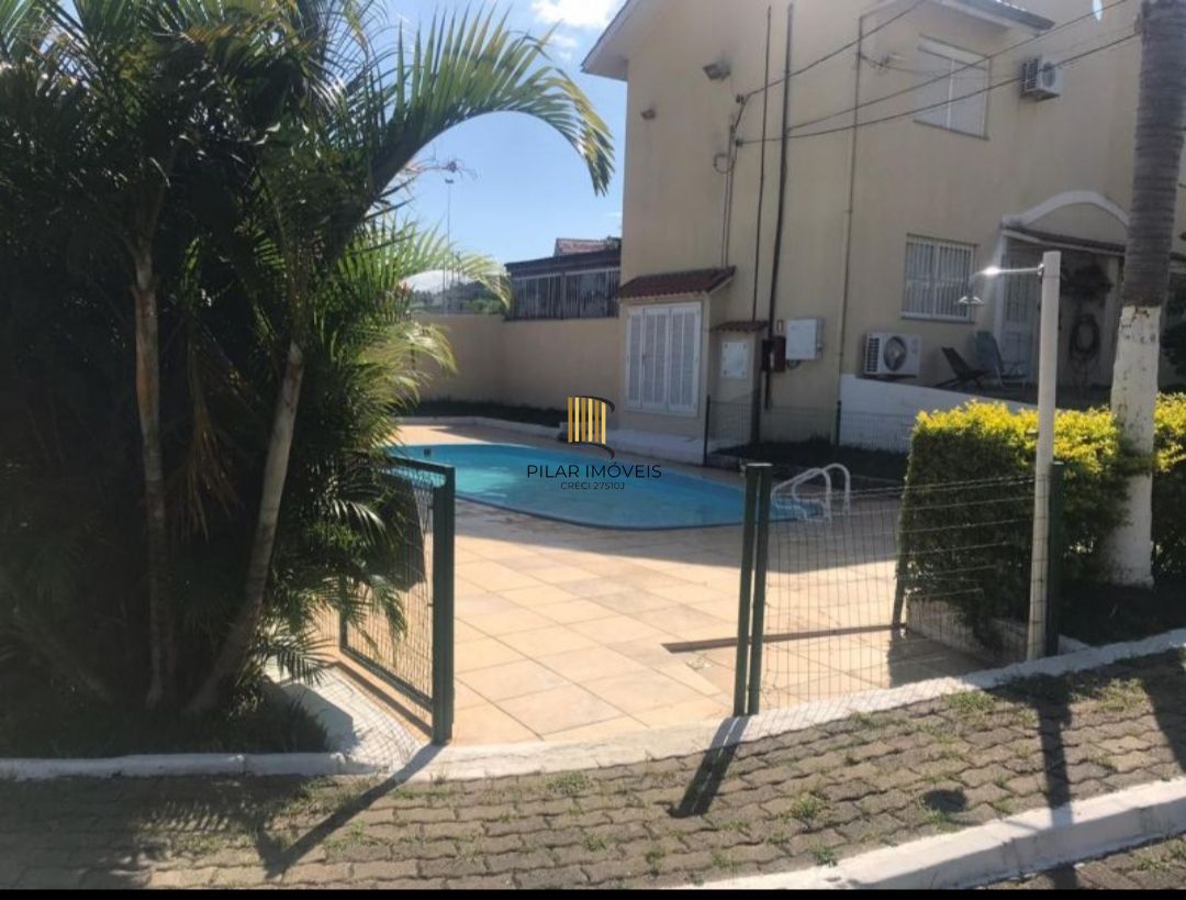 Sobrado em condomínio no bairro Hípica