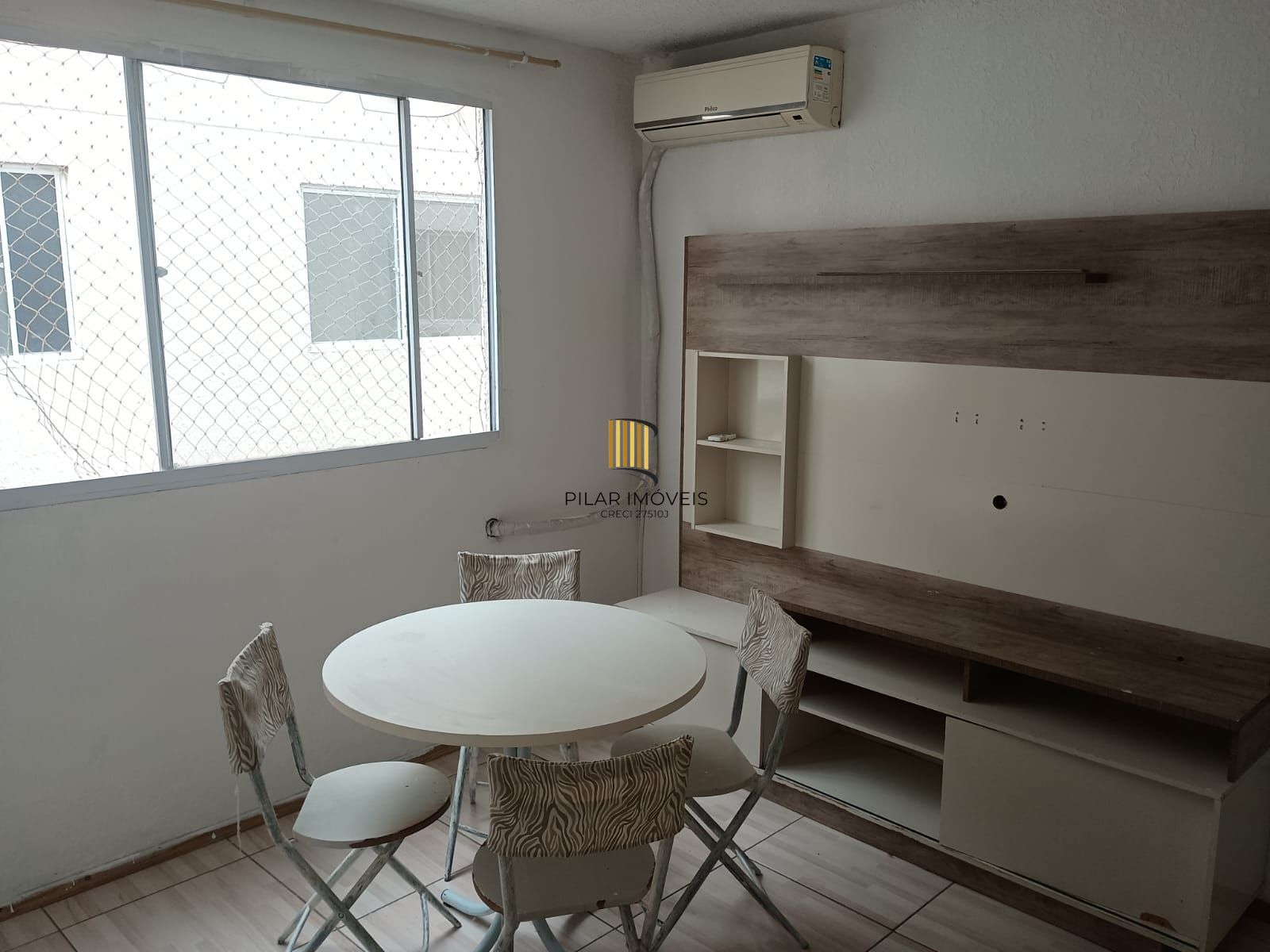 Apartamento de 2 dormitórios semi mobiliado na Hípica