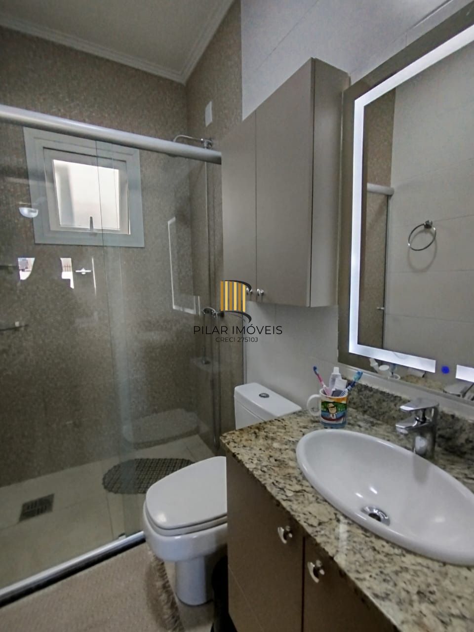 Casa no bairro Hípica - 2 dormitórios