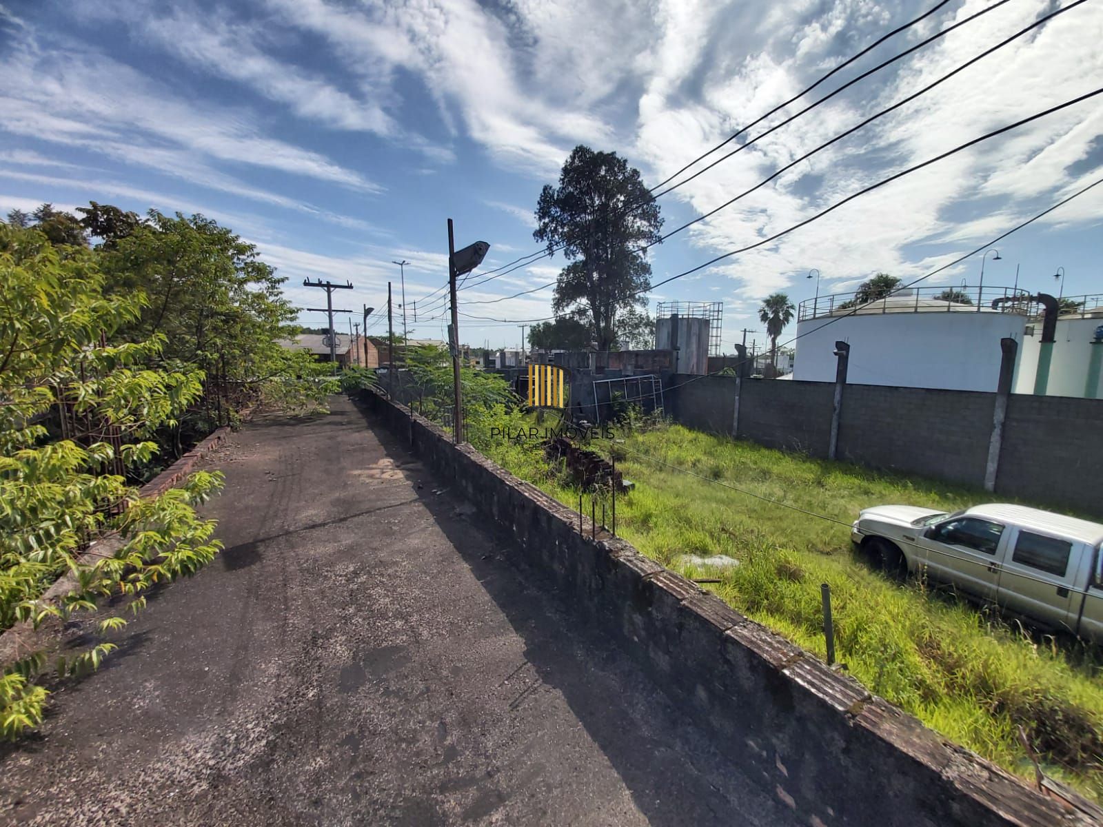 Terreno comercial no bairro Lomba do Pinheiro