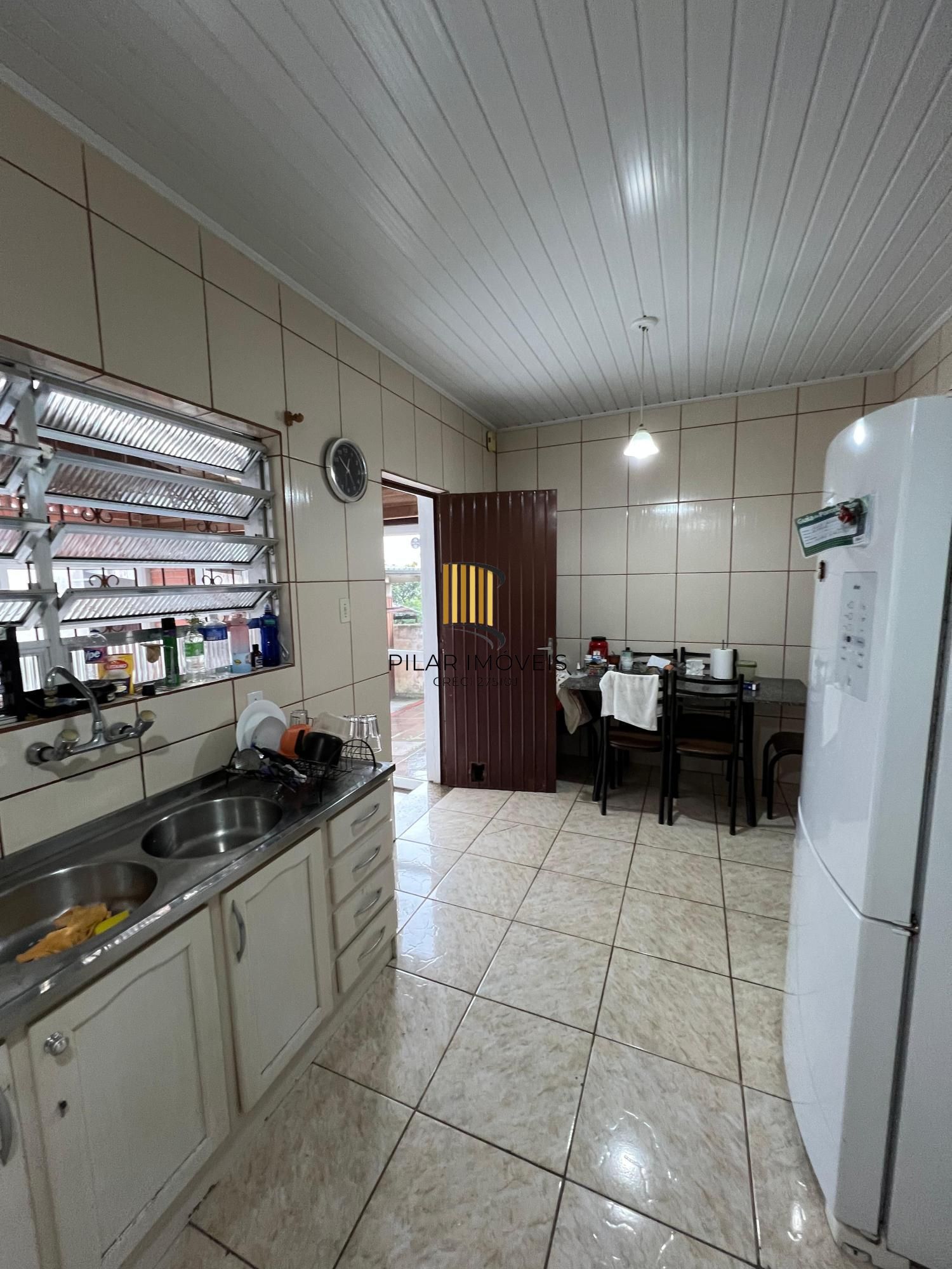 Casa Residencial Semimobiliada com 2 Suítes e Piscina em Viamão, RS