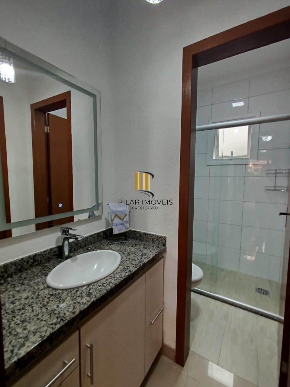 Casa no bairro Hípica - 2 dormitórios