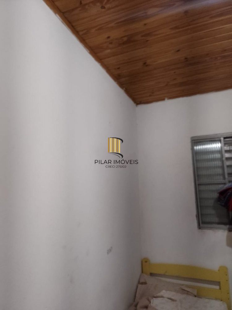 Casa com 3 dormitórios no bairro Restinga