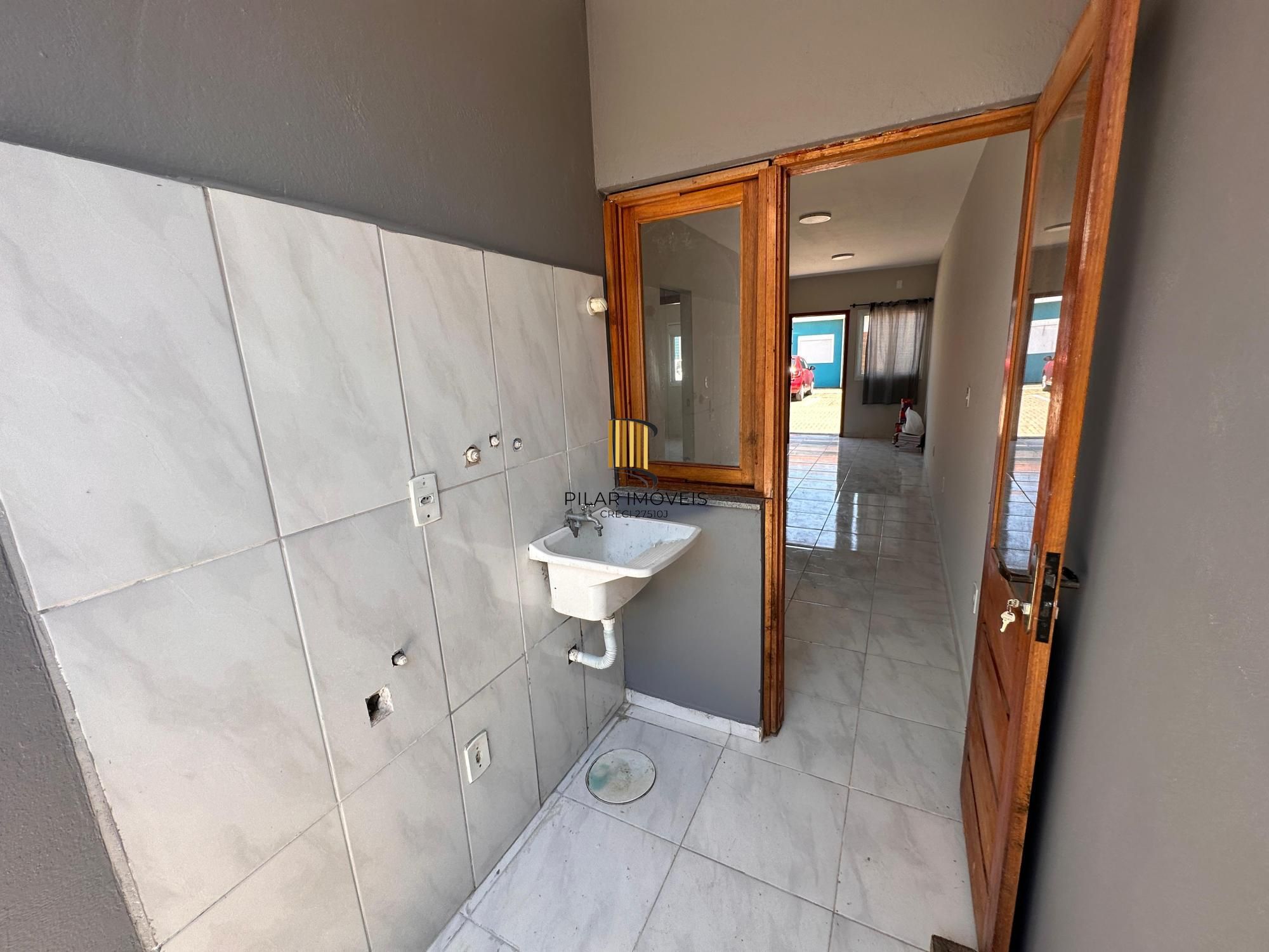 Casa no bairro Ponta Grossa / Aceita compra assistida