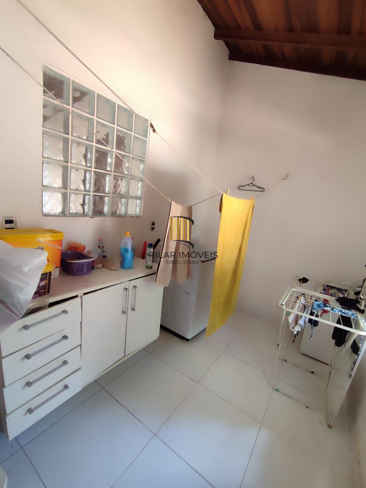 CASA NO BAIRRO IPANEMA  3 DORMITÓRIOS