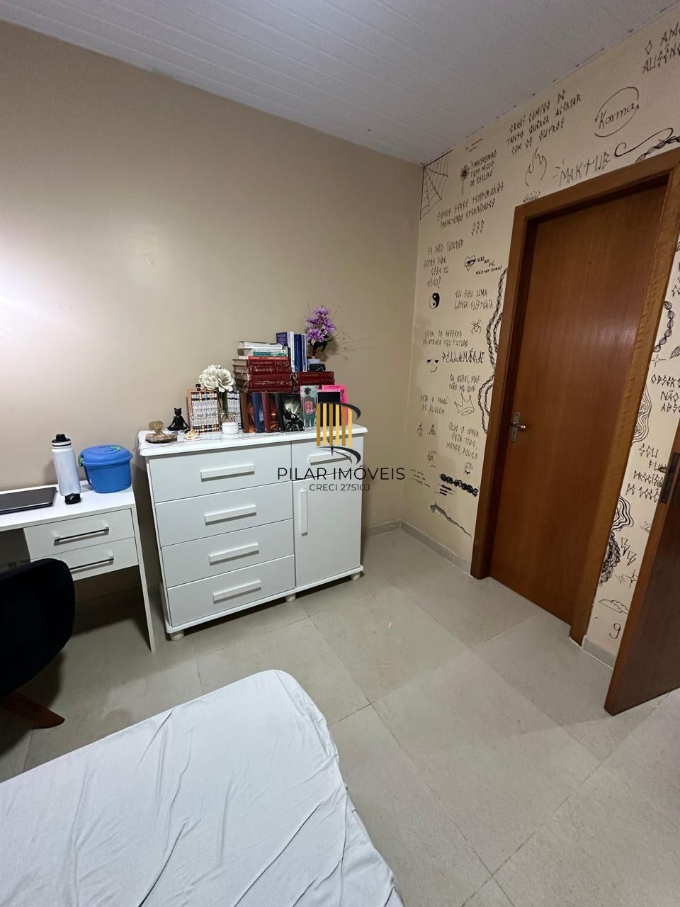 CASA DE ESQUINA NO MORADAS DO SUL - 4 DORMITÓRIOS