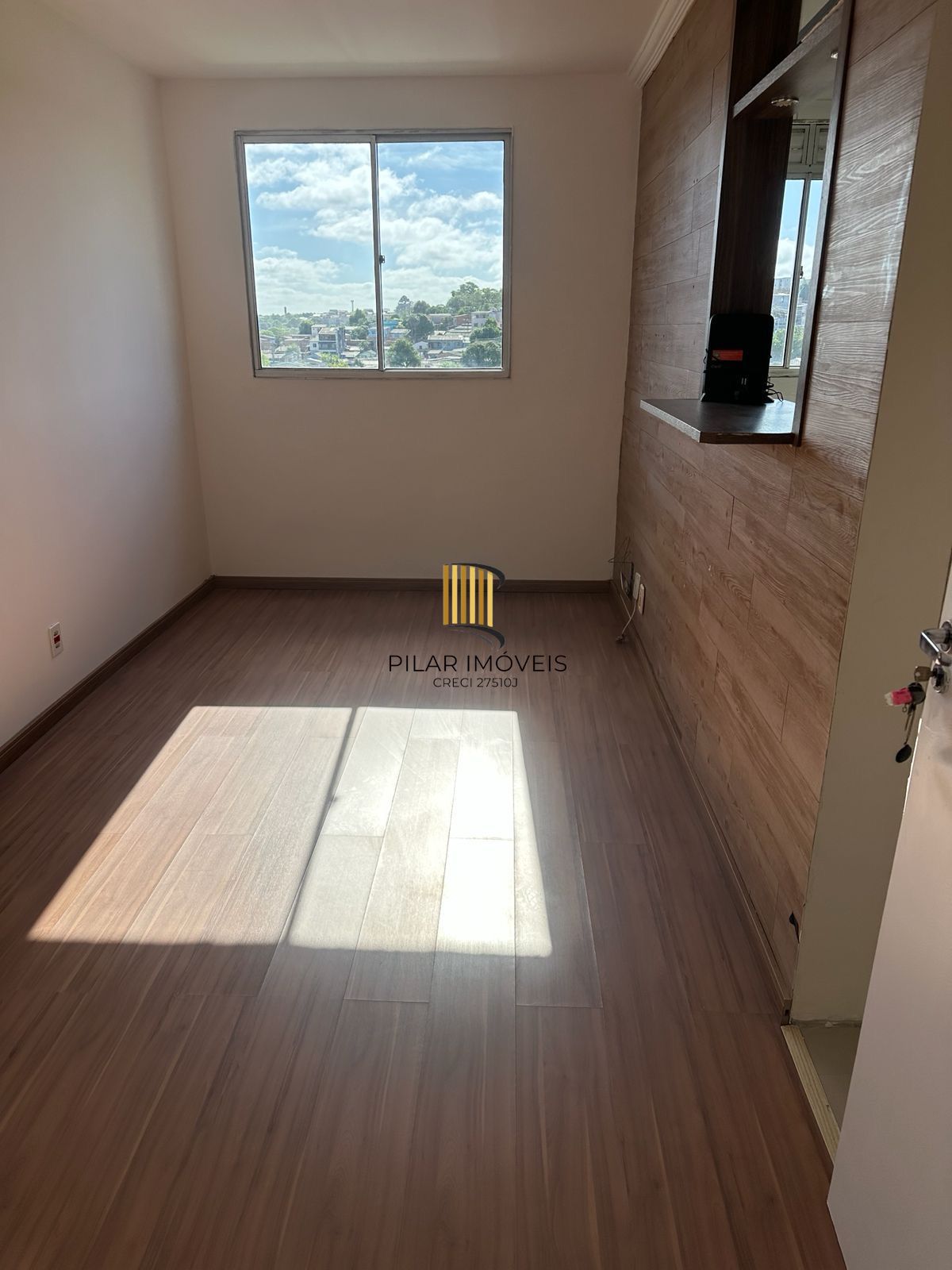 Apartamento com suíte semi mobiliado