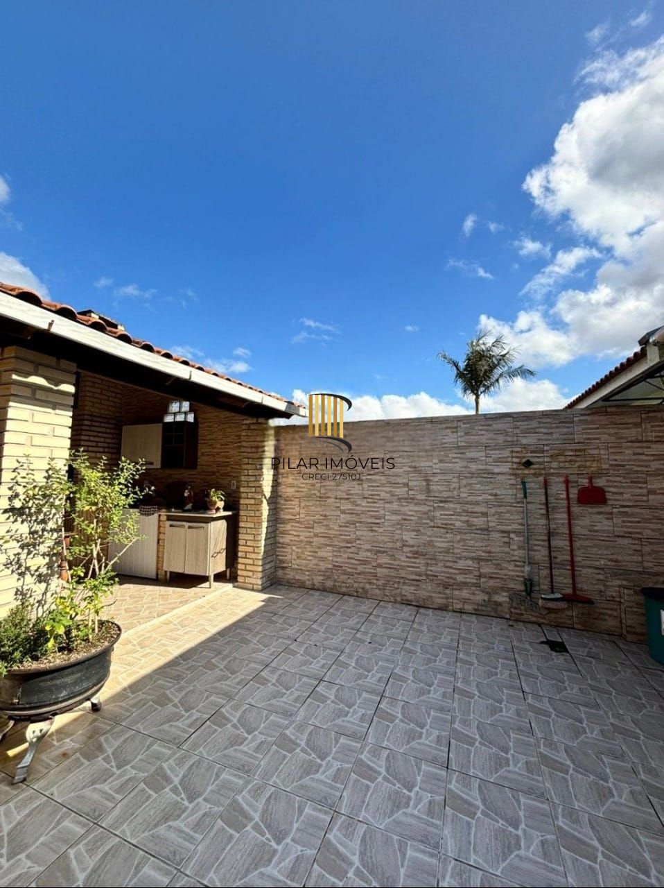 Casa 2 dormitórios Bairro Hípica - Zona Sul