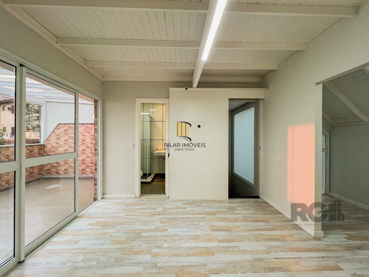 Casa em Condomínio no bairro Pedra Redonda - 5 dormitórios