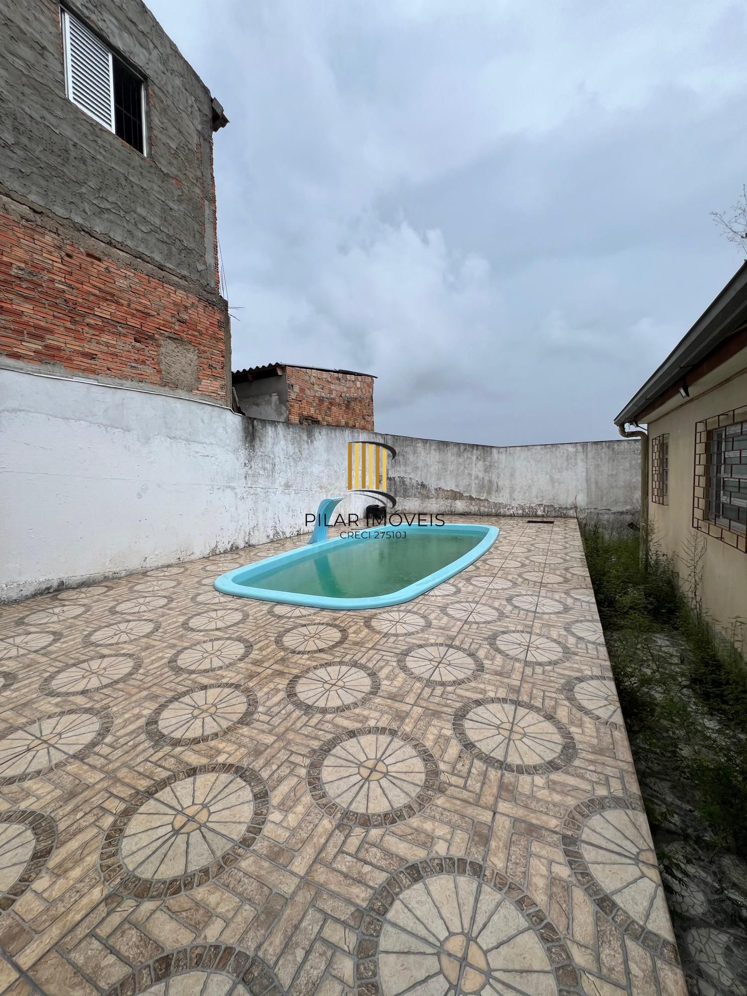 Casa Residencial Semimobiliada com 2 Suítes e Piscina em Viamão, RS