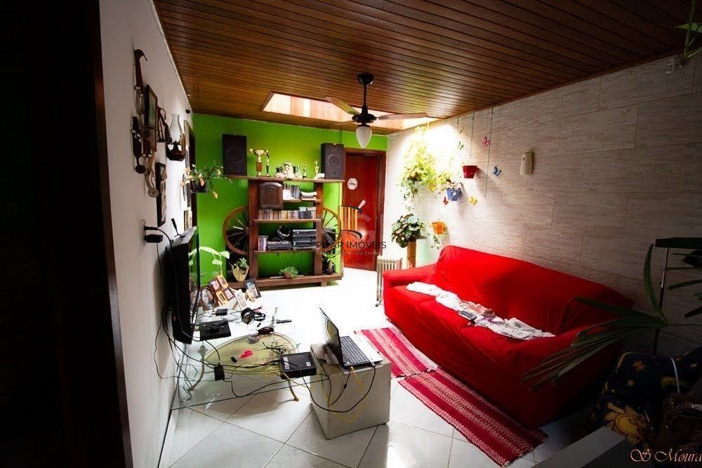 Casa no Bairro Tristeza - 3 dormitórios