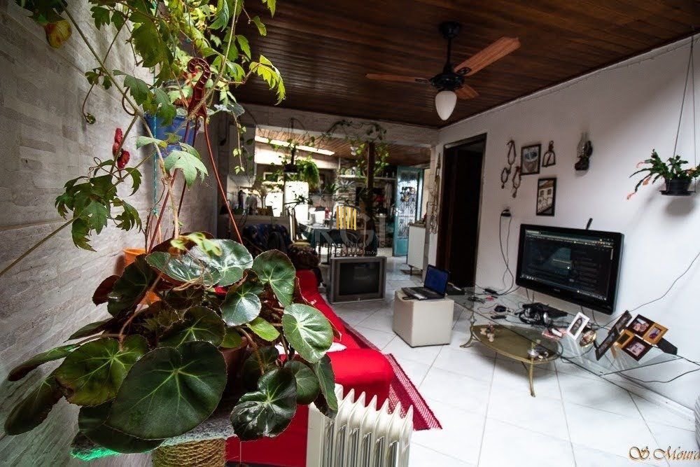 Casa no Bairro Tristeza - 3 dormitórios